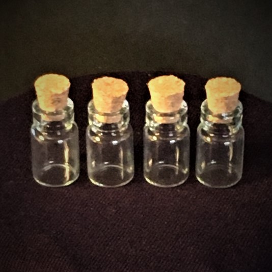 4 glasflaskor