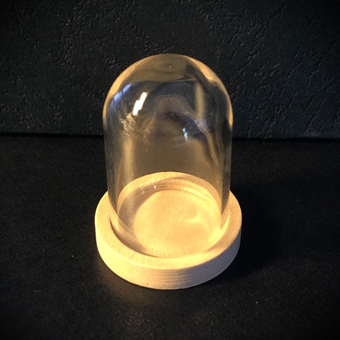 Liten Glaskupa ljust trä